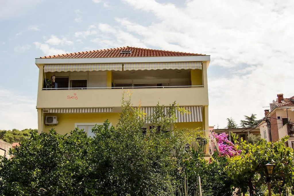 Apartments Satis Trogir