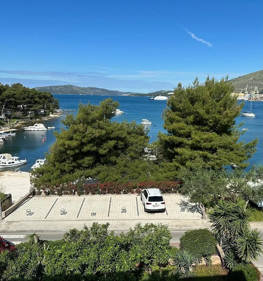 Apartments Satis Trogir