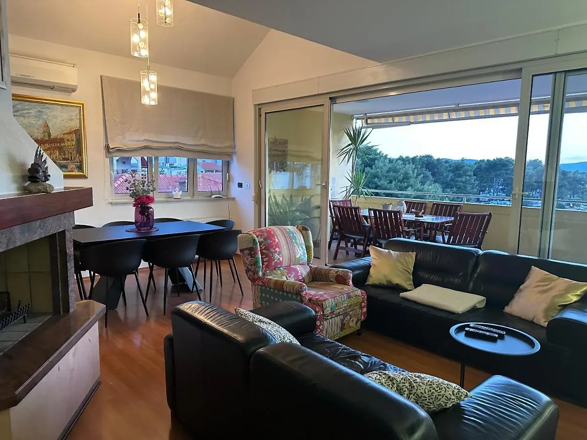 Apartments Satis Trogir 0*,