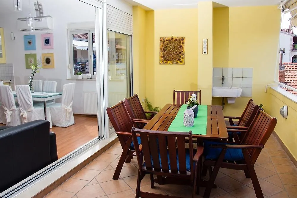 Apartments Satis Trogir Croatia