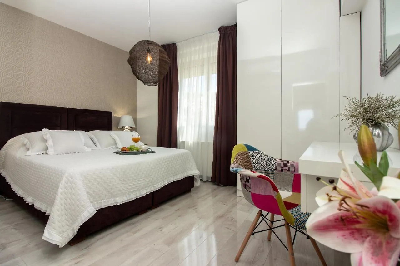 Apartments Satis Trogir Kroatien