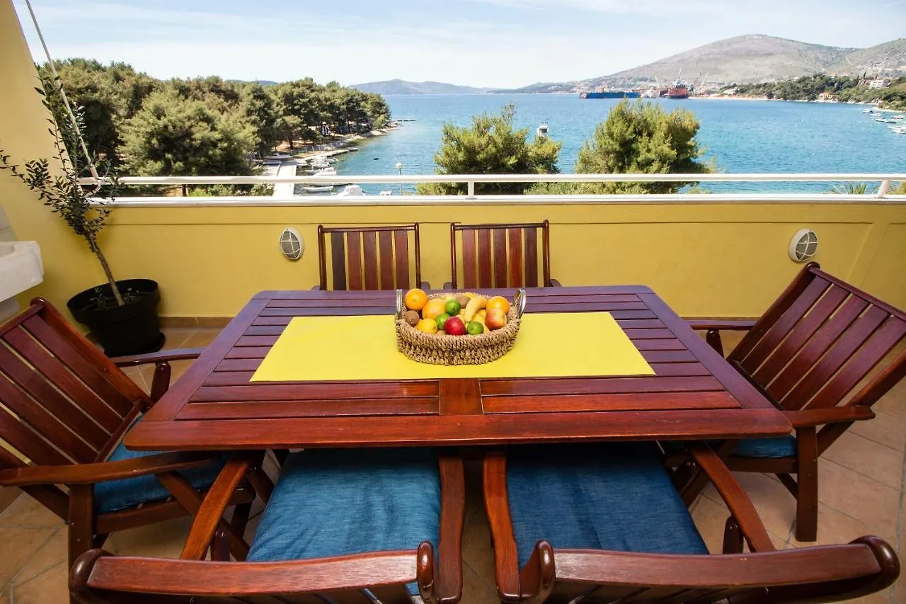 Apartments Satis Trogir